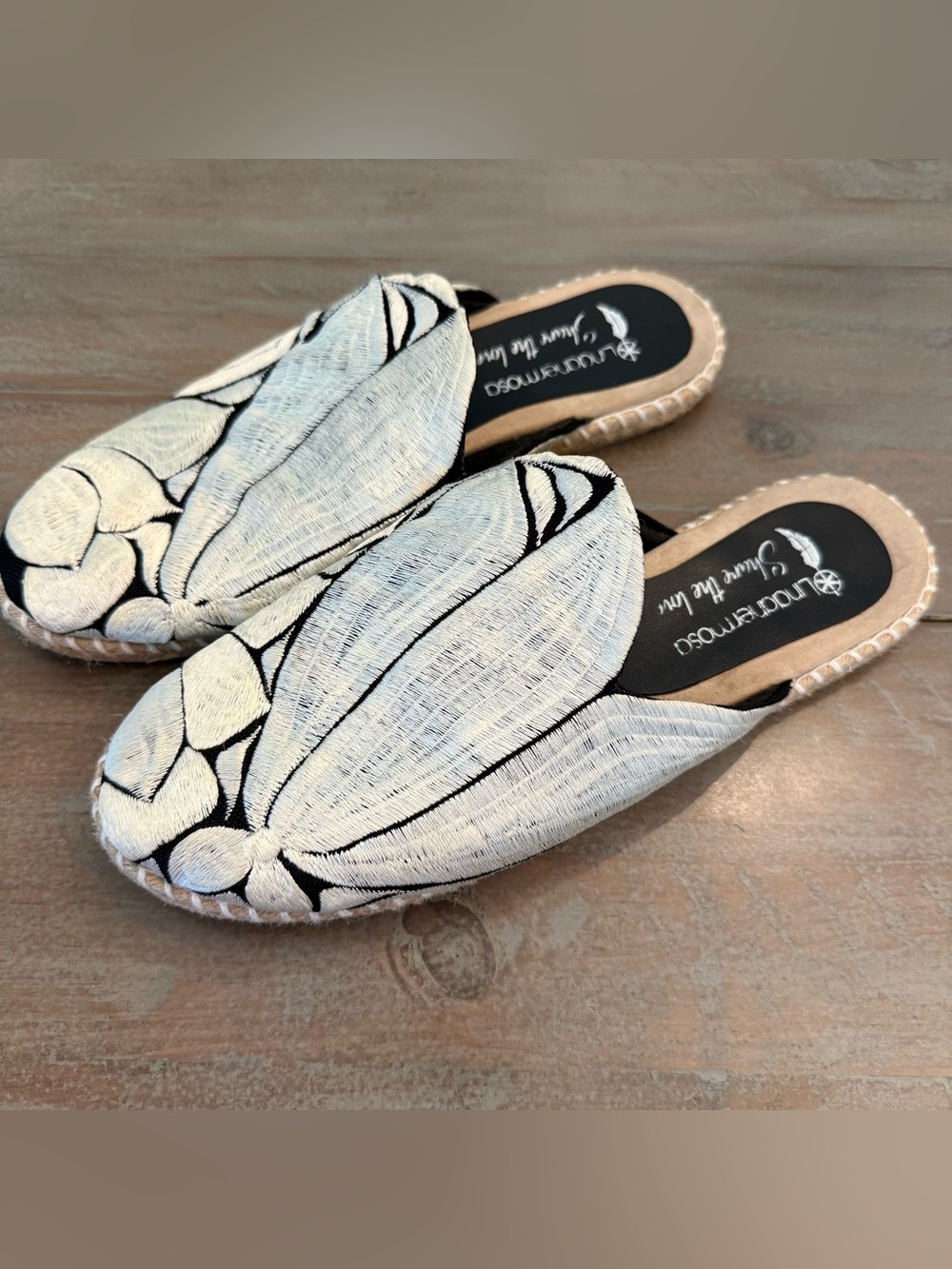 Linda Hermosa embroidered mules Women’s Black & White Jute Espadrille Sz 9